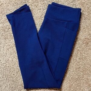 Mountain Mamas Flawless Textured Leggings, NWT, see measurements